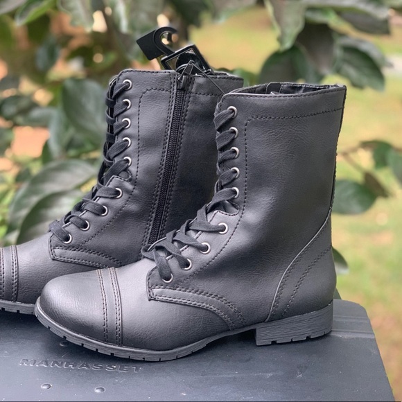 Time and Tru Women’s Lace Up Memory Foam Boot New - Picture 2 of 10